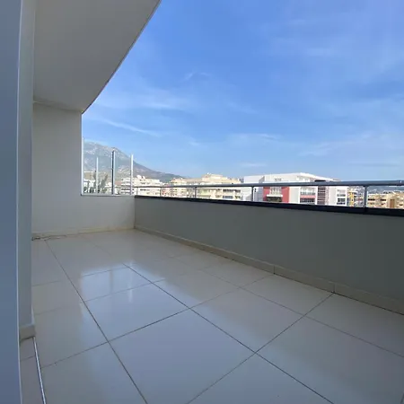 Four-bedroom By The Sea Apartman