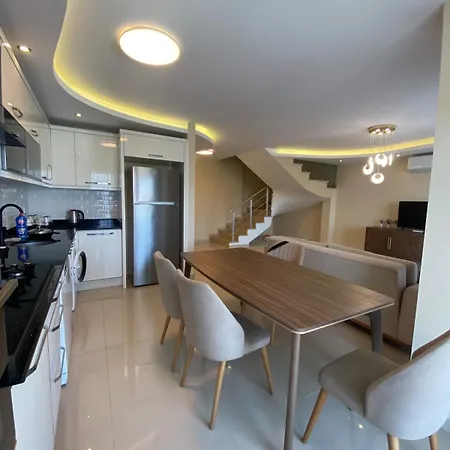 Four-bedroom By The Sea Apartman *