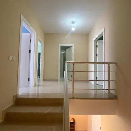 Daire Four-bedroom By The Sea Alanya